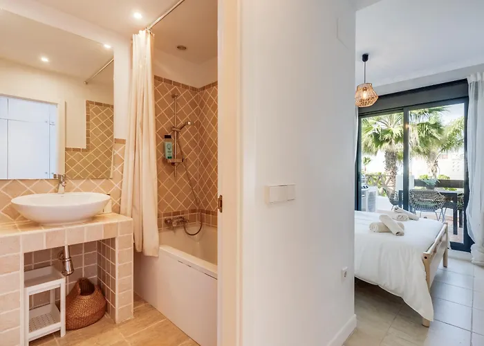 Charming 2br L Sunsetgolf Apartament